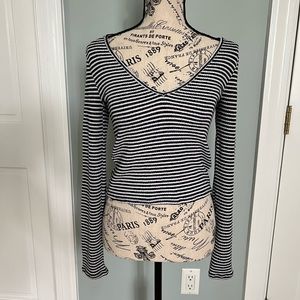 Forever 21 Long Sleeve V Neck